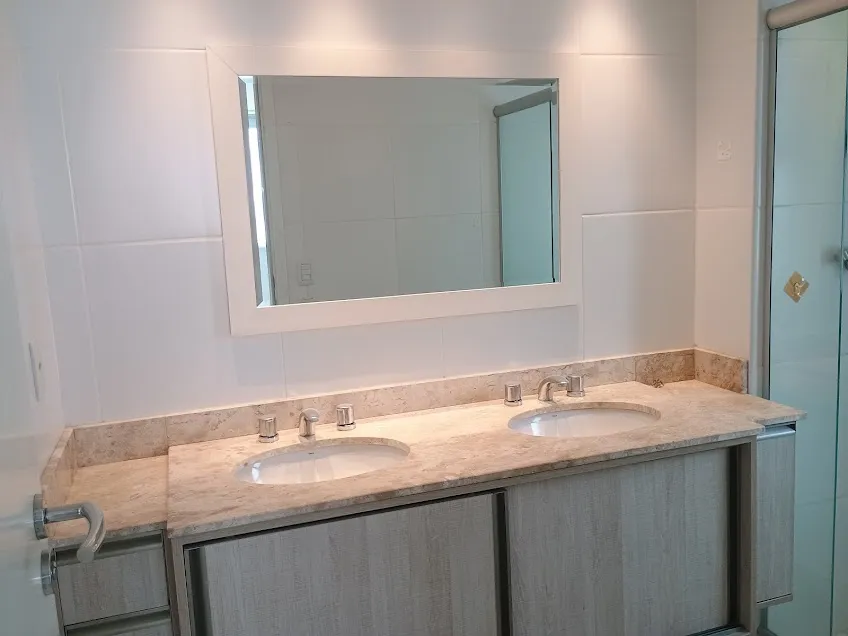 Apartamento de 3 quartos com janelas do piso ao teto — photo 17