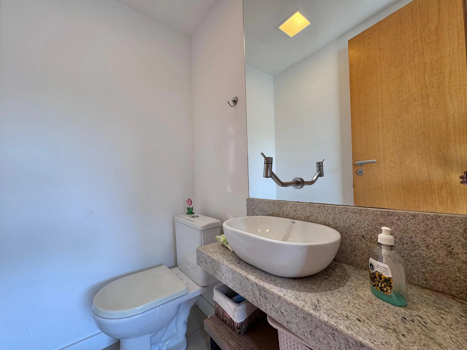 4-bedroom apartment with a glass-enclosed balcony — photo 18