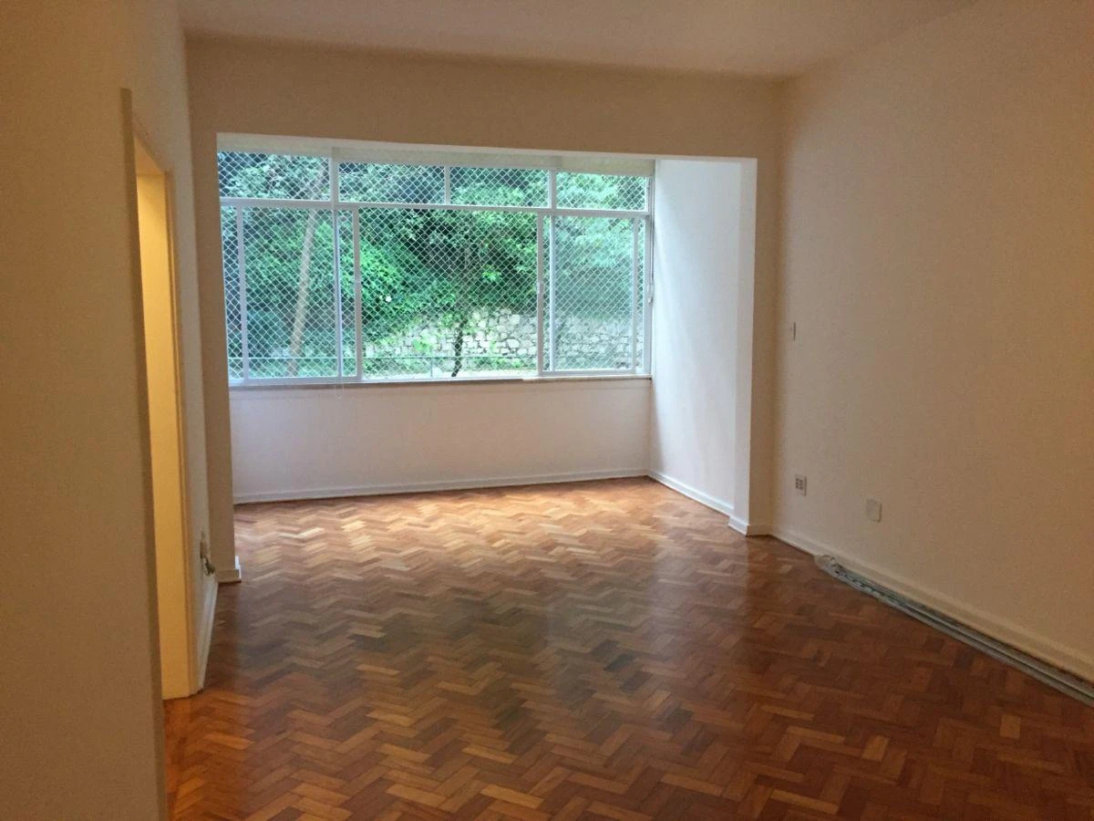 Floor-to-ceiling windows in a 3-bedroom apartment, 135 m² — photo 7