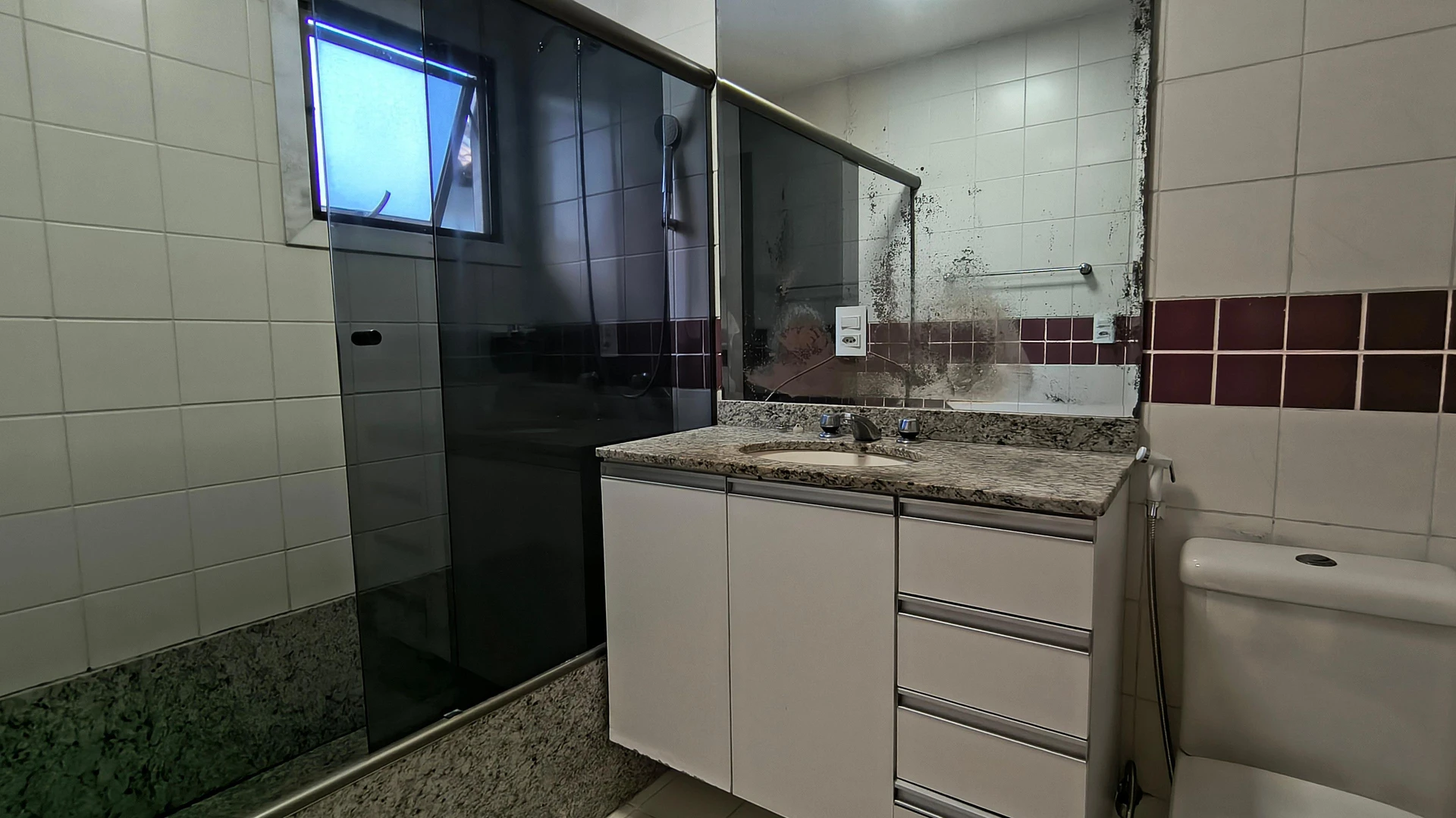 Condo house with balcony and 3 en-suite bedrooms — photo 22