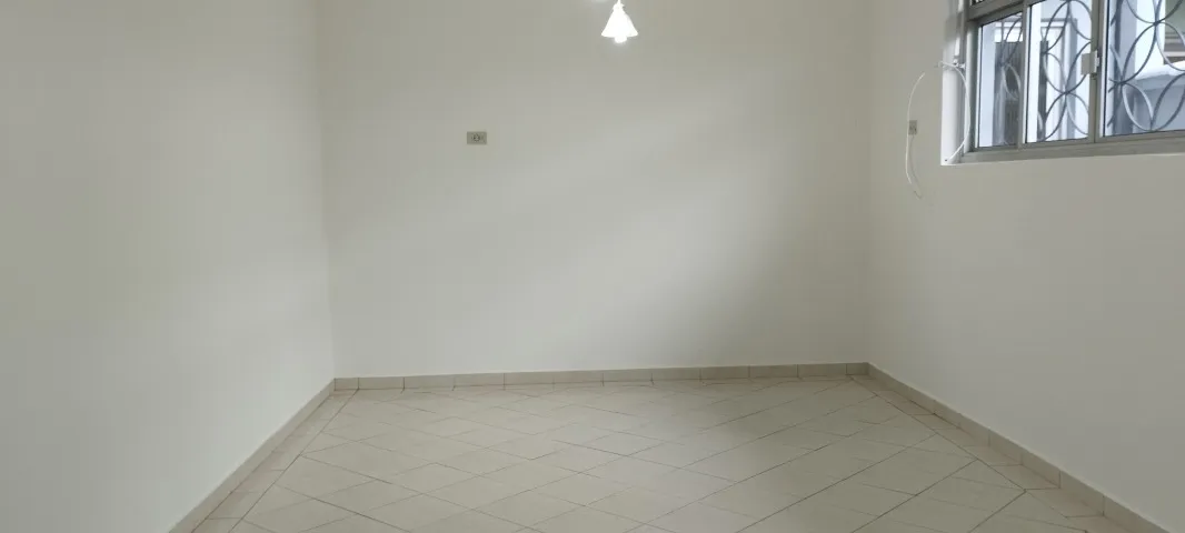 Furnished commercial house with 3 bedrooms and 3 bathrooms — photo 7