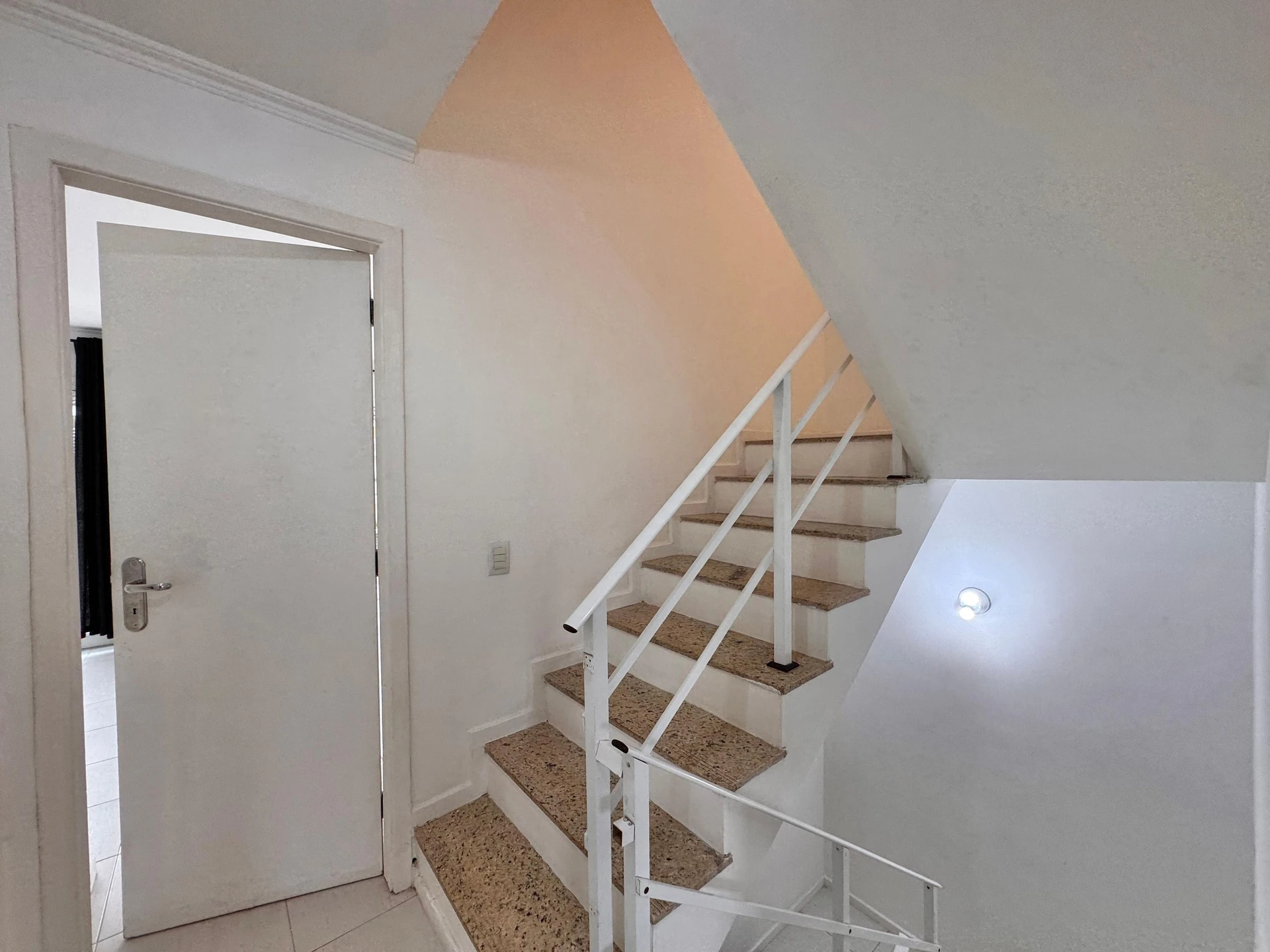 4-bedroom apartment with balcony and private BBQ grill — photo 63