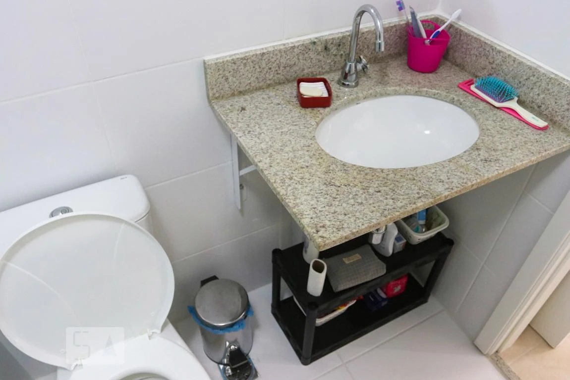 Furnished 2-bedroom apartment with 2 bathrooms and parking — photo 36