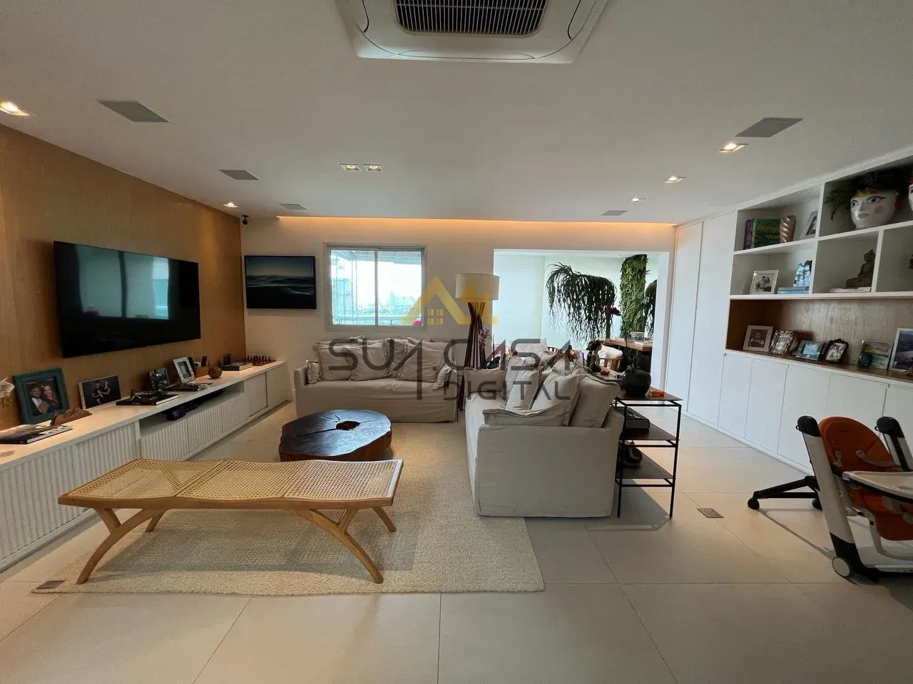 Furnished 3-bedroom apartment with 4 bathrooms and terrace — photo 8