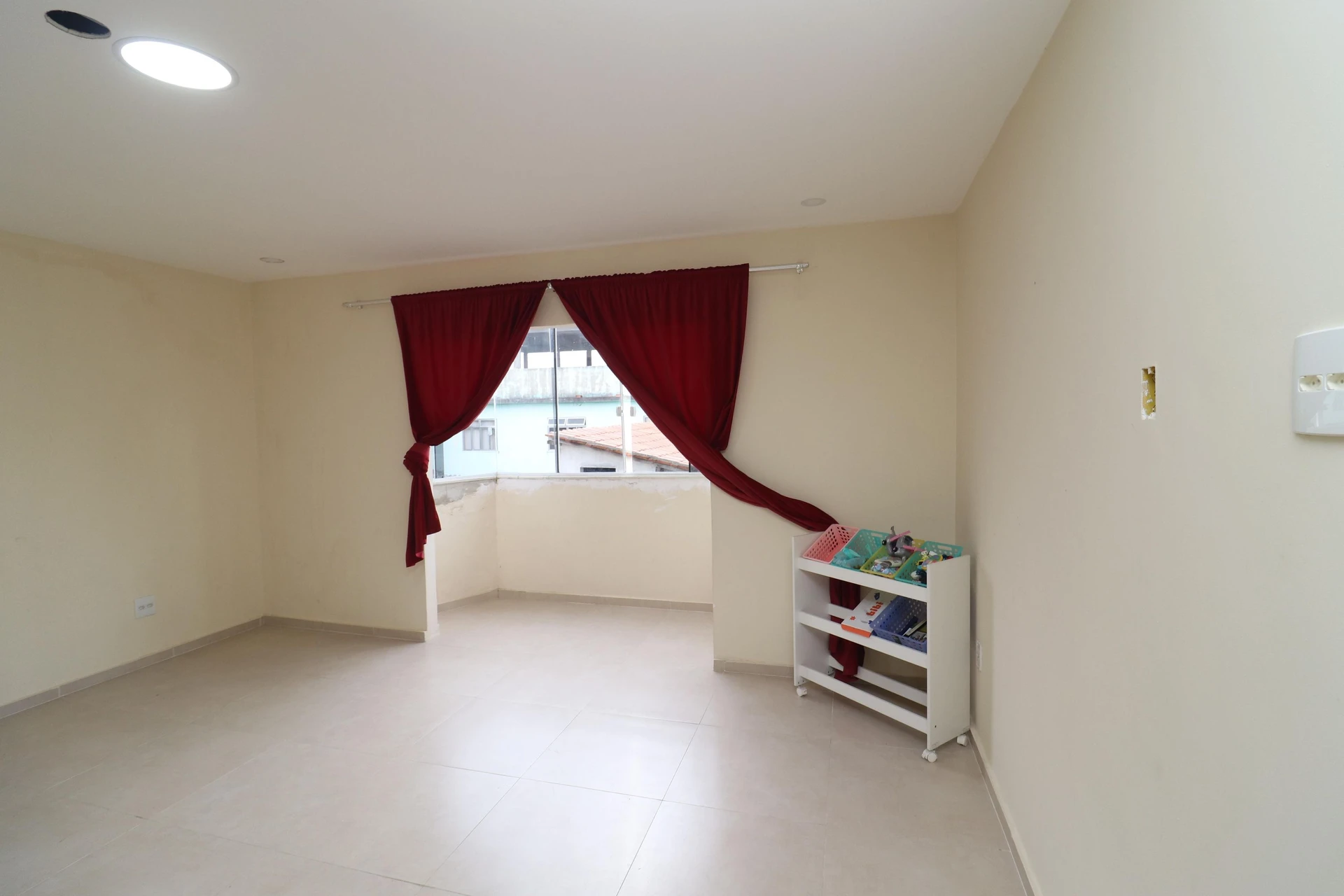 House with 4 suites and 3 parking spaces with private garden — photo 14