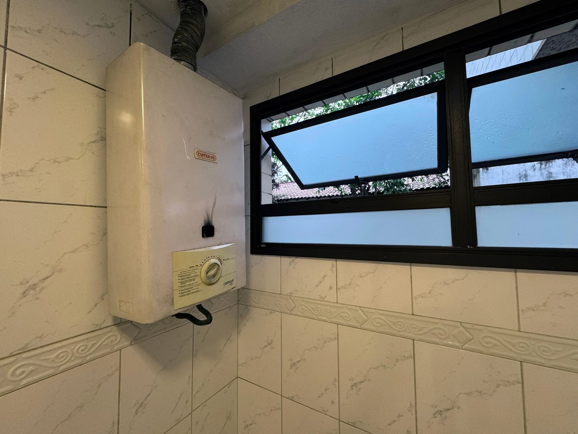 One-bedroom apartment in a building with a sauna — photo 5