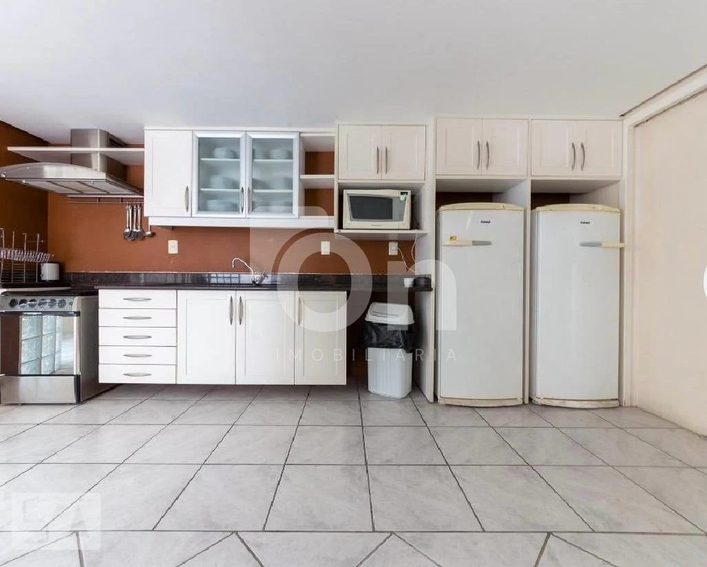 3-bedroom apartment, 1 with its own bathroom, 150 m² — photo 30