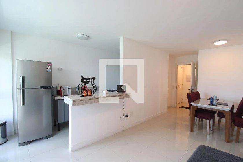 Furnished 79 m² apartment with 2 bedrooms and 2 bathrooms — photo 9