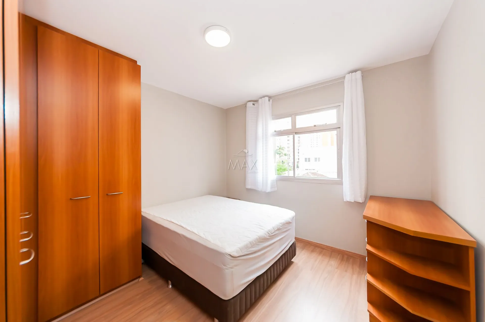Furnished apartment, 89 m², with a glass-enclosed balcony — photo 19