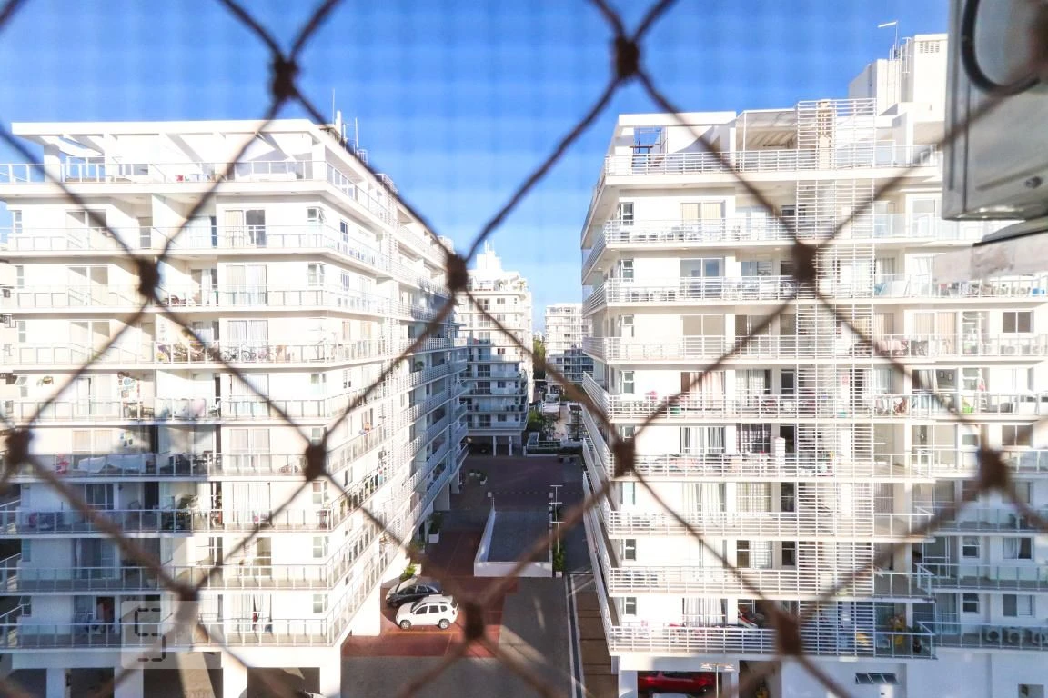 Rental apartment with 4 bedrooms and a glassed-in balcony — photo 26