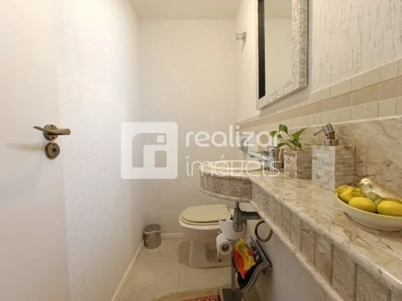 4-bedroom house with a garden — photo 28