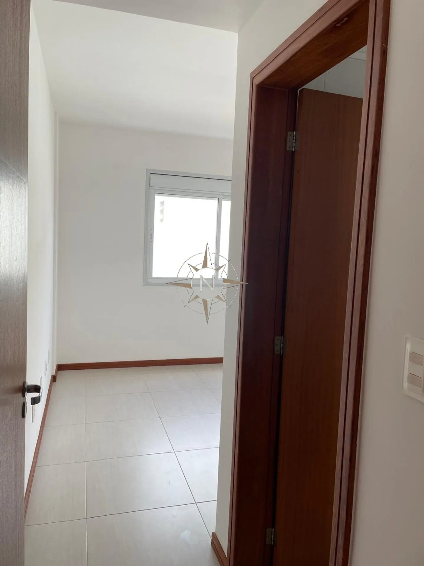 Balcony with a grill in a 2-bedroom apartment, 81 m² — photo 14