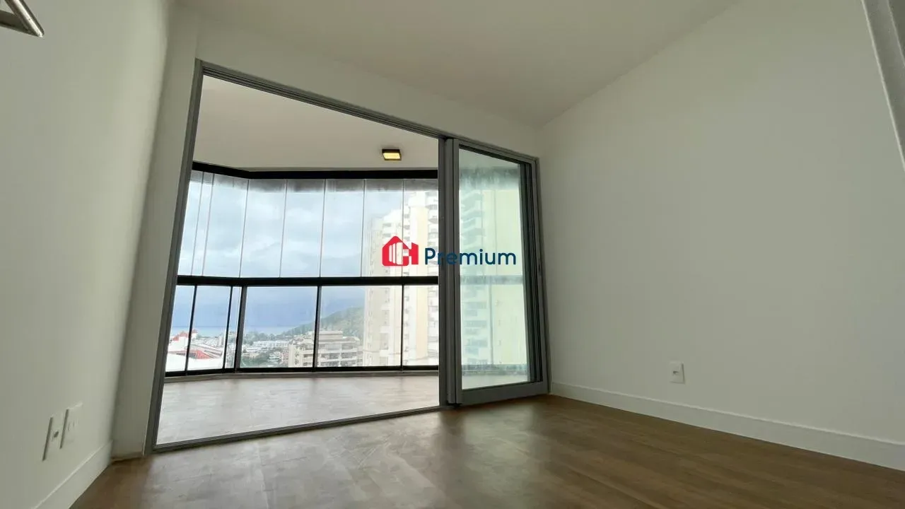 Apartment, 119 m², with a glass-enclosed balcony — photo 9