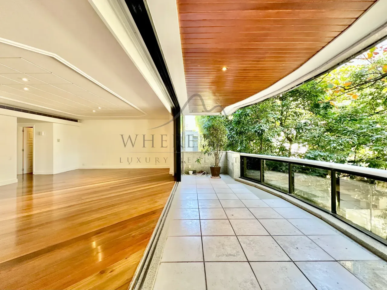 Apartment with air conditioning and 4 bedrooms — photo 6
