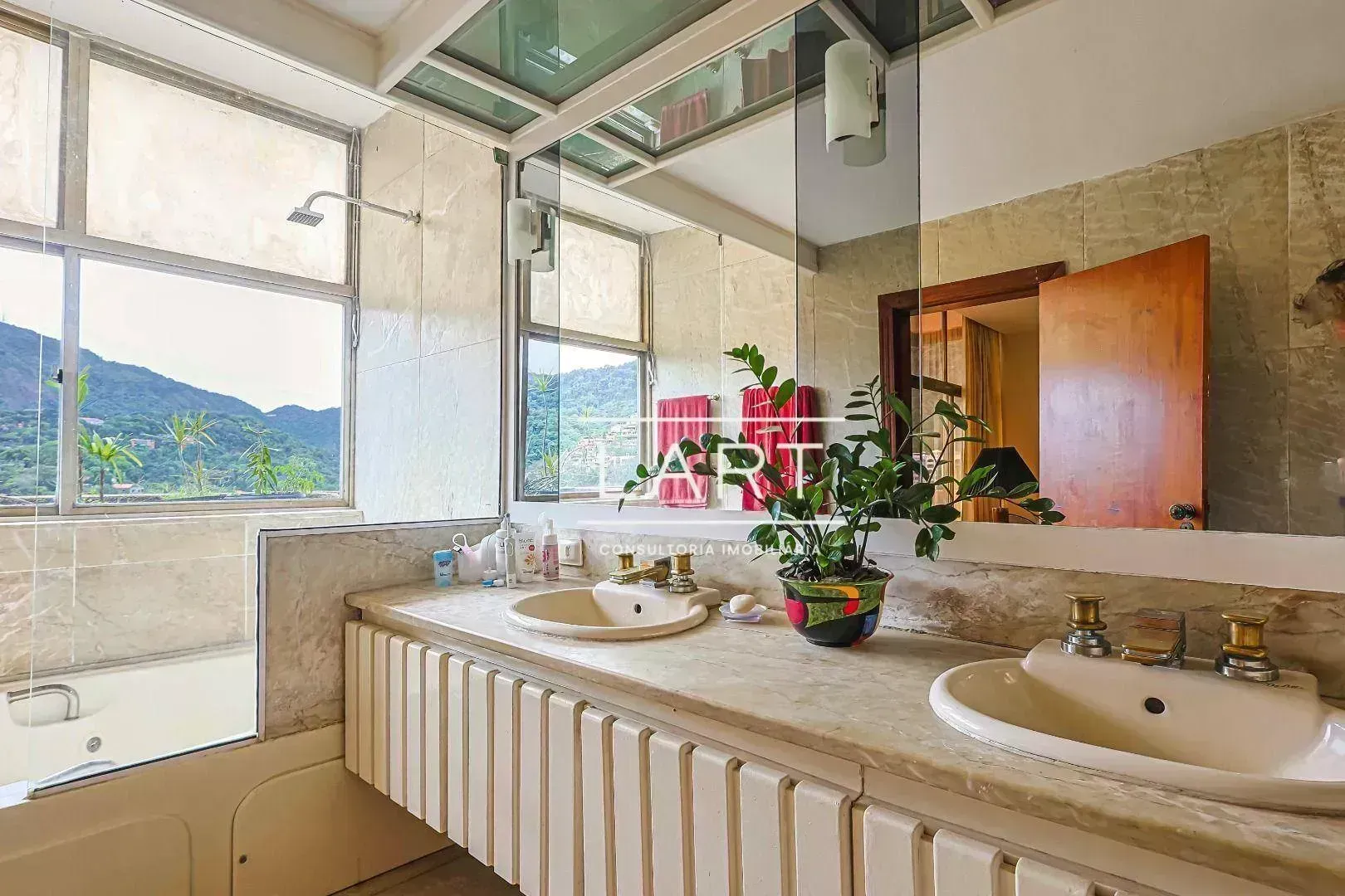 Будинок 800 м² з 6 спальнями-сюїтами та 9 ванними — photo 9