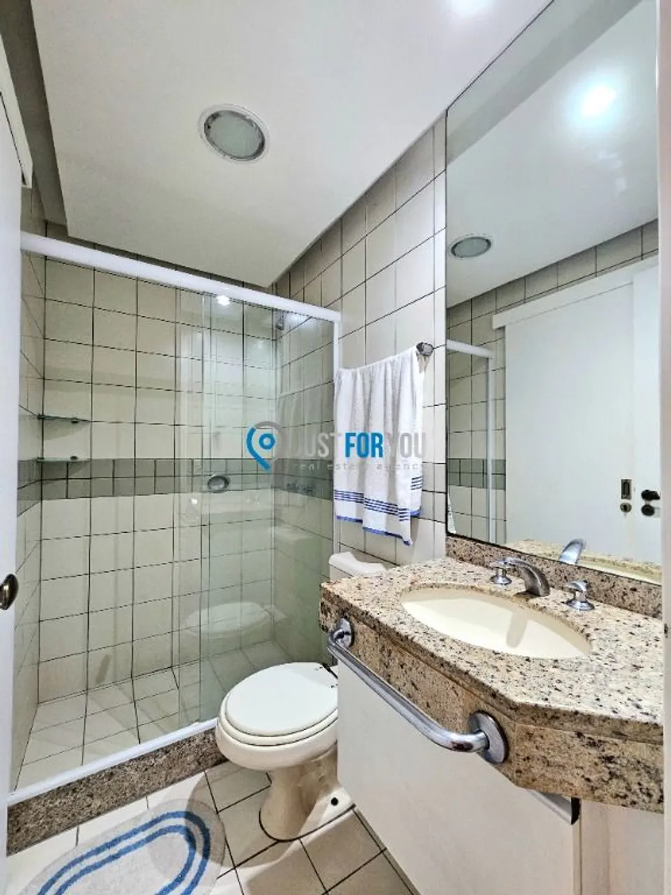 Furnished house with 4 bedrooms and 5 bathrooms — photo 19