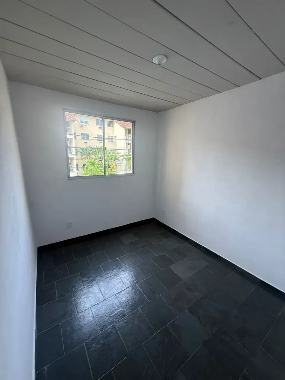 2-bedroom rental apartment with 1 bathroom — photo 3