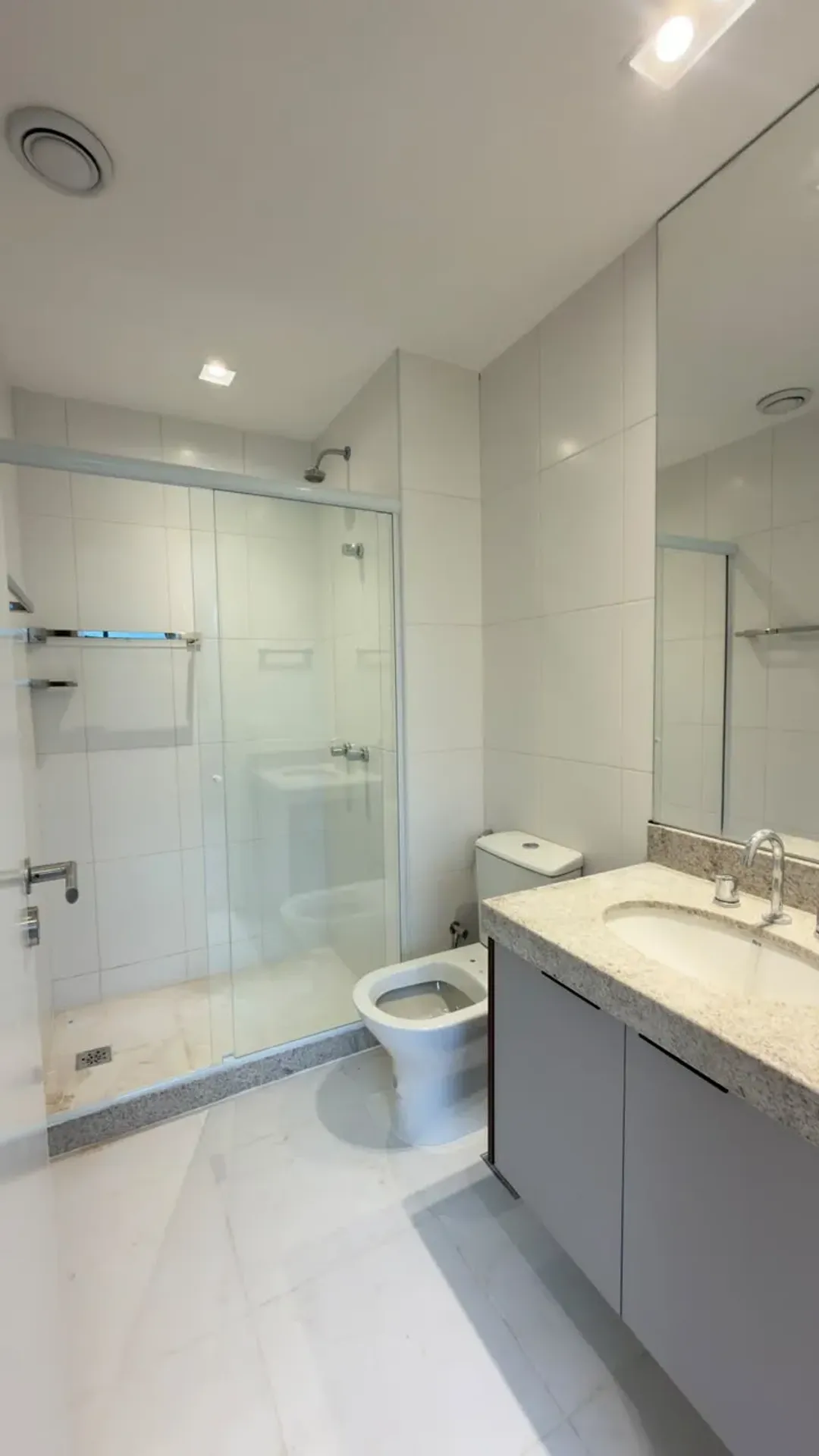 2-bedroom apartment with a mountain view in Rio de Janeiro — photo 13
