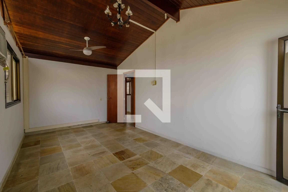 Ванна та 4 спальні: квартира 360 м² — photo 50