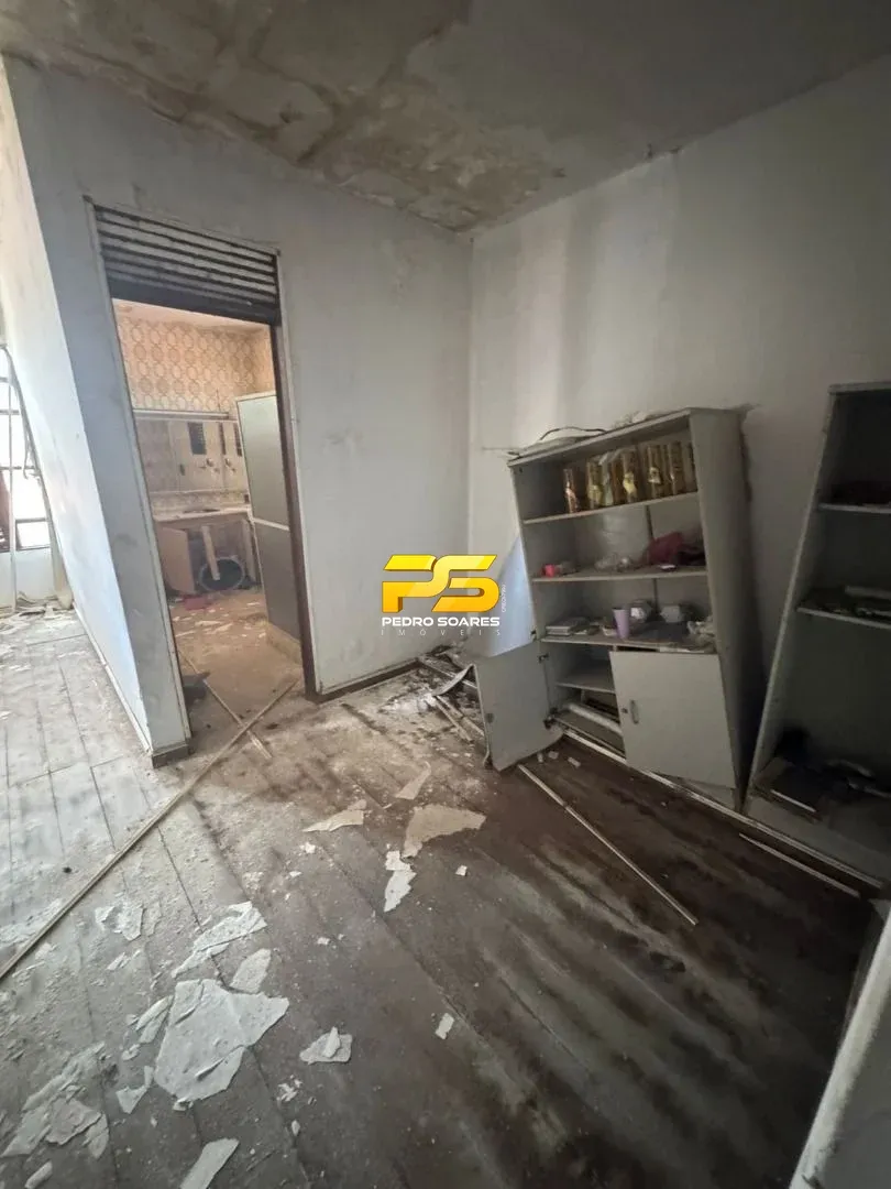 Unfurnished house for rent with 12 bedrooms and 5 baths — photo 8