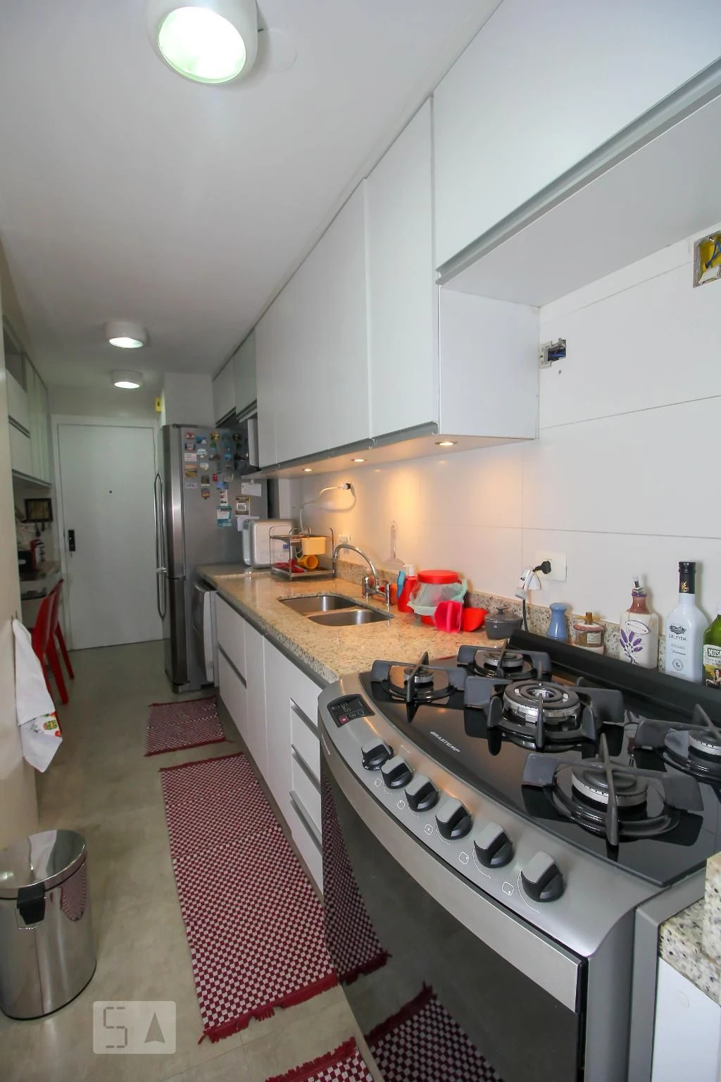 3-bedroom apartment with a glass-enclosed balcony — photo 23
