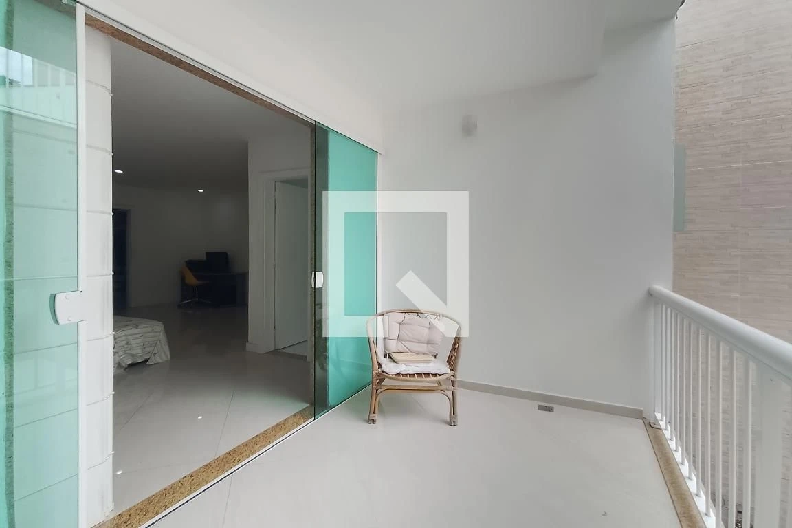 460 m² house with a water view and a private pool — photo 44