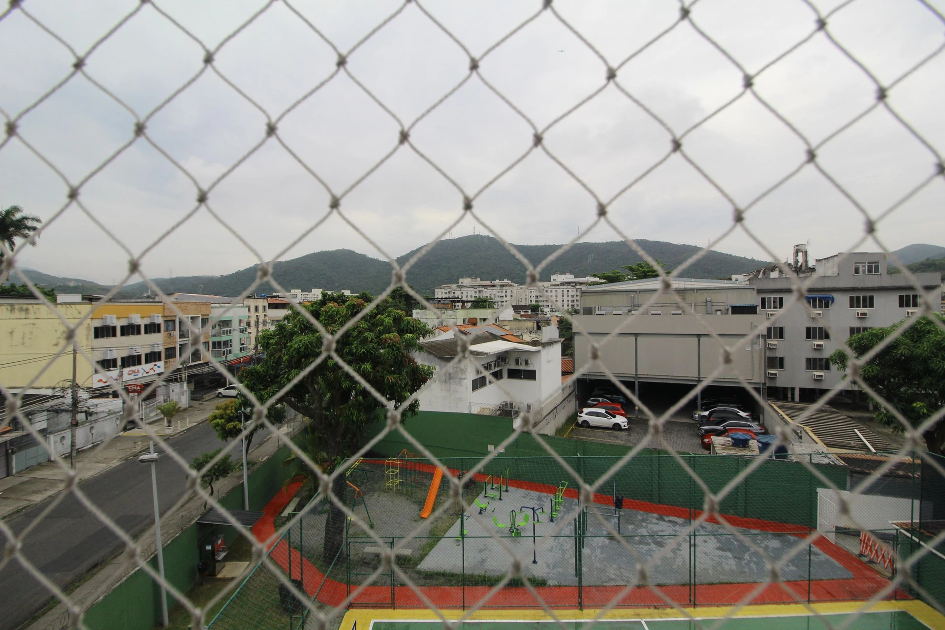 2-bedroom apartment with a mountain view in Rio de Janeiro — photo 30