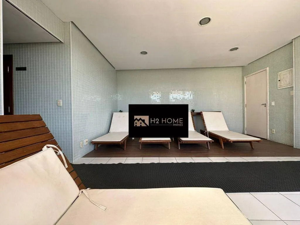 Penthouse with 160 m² and an enclosed balcony — photo 4