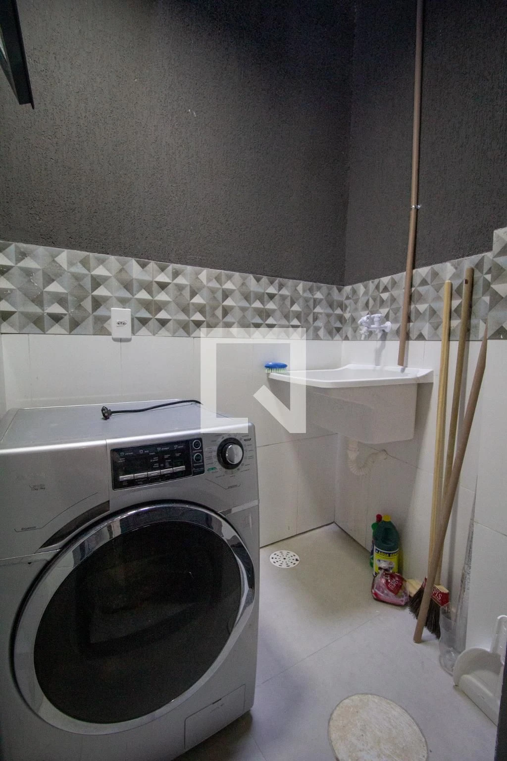Furnished house with 2 en-suite bedrooms and gas kitchen — photo 13