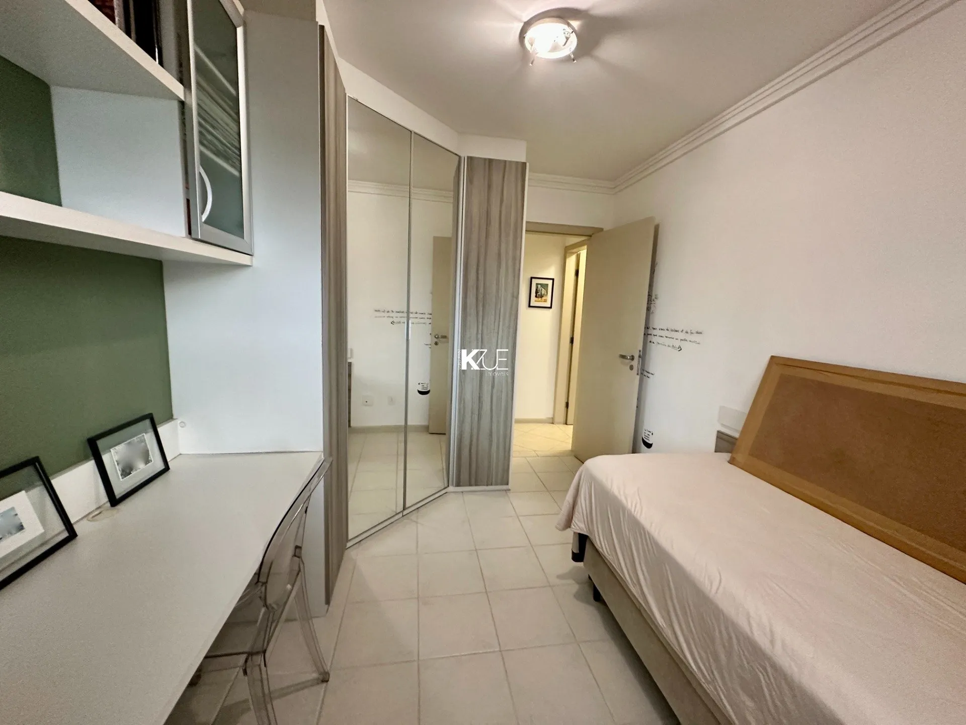 Furnished 2-bedroom apartment with suite and 89 m² — photo 23