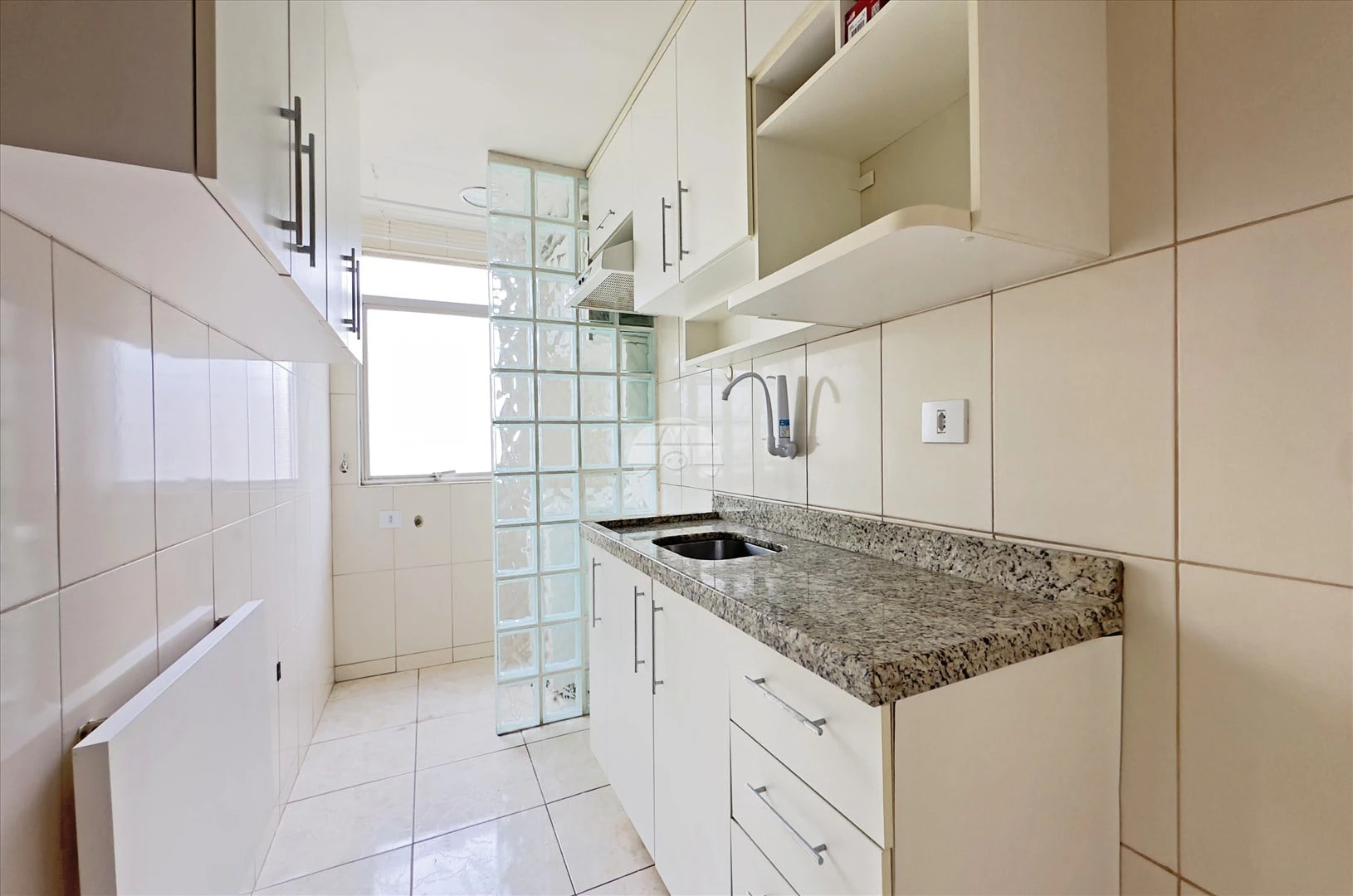 2-bedroom apartment with a washing machine — photo 5