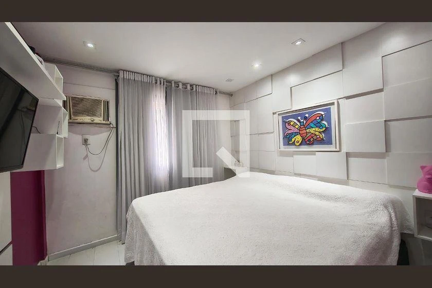 One-bedroom apartment with a mountain view — photo 3