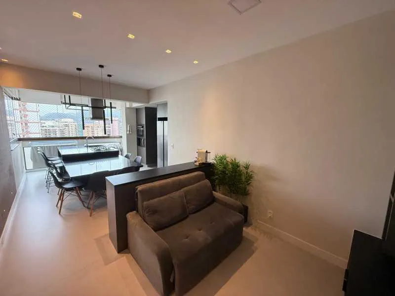 One-bedroom apartment with a washing machine — photo 7