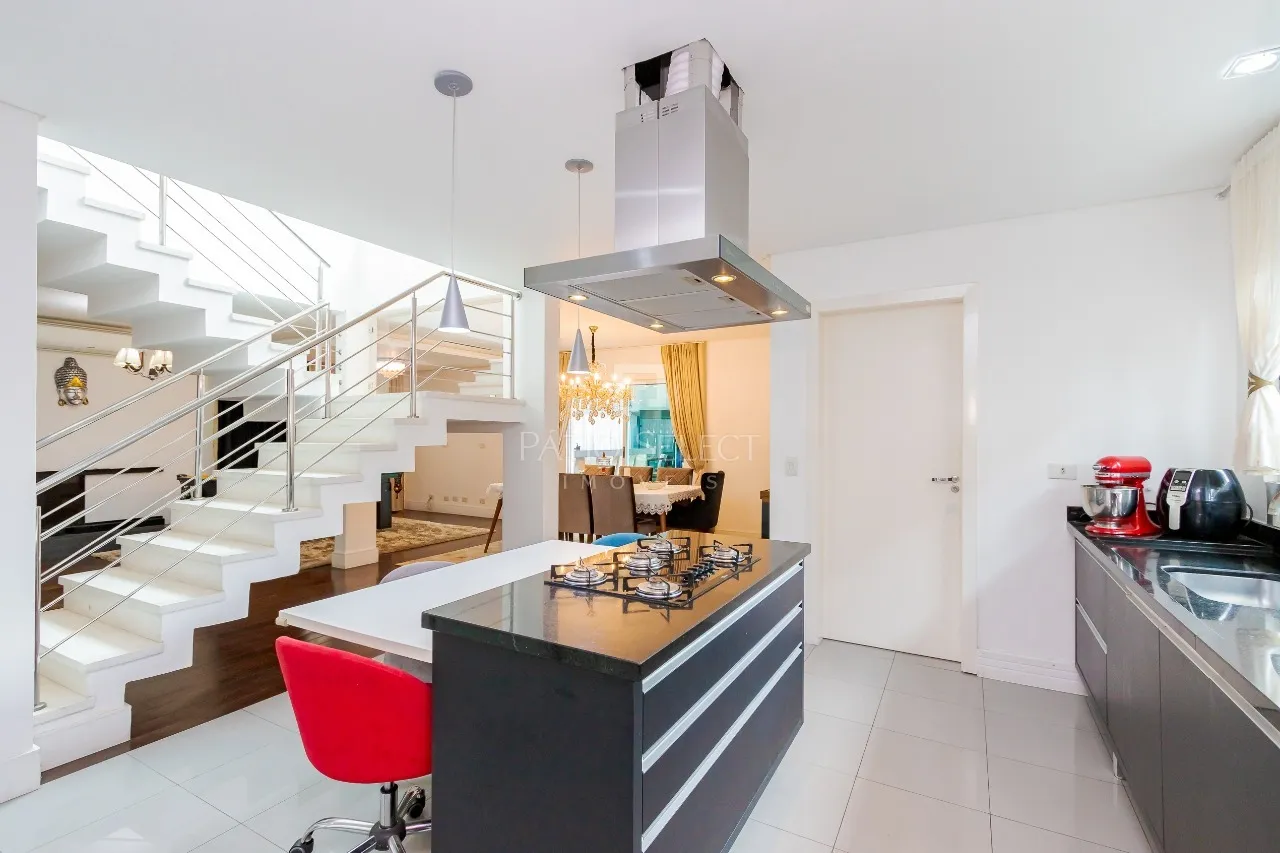 House with 5 bedrooms, 2 en-suites and private garden — photo 20
