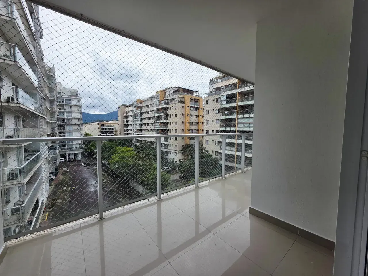 3-bedroom apartment with a separate closed kitchen — photo 9