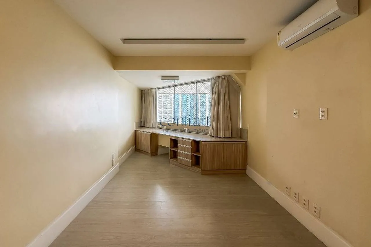 Apartamento, 300 m², com jacuzzi — photo 22