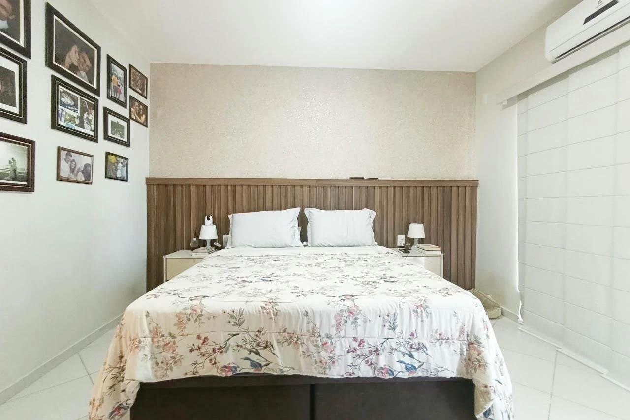 Home office in a 2-bedroom house, 280 m² — photo 30