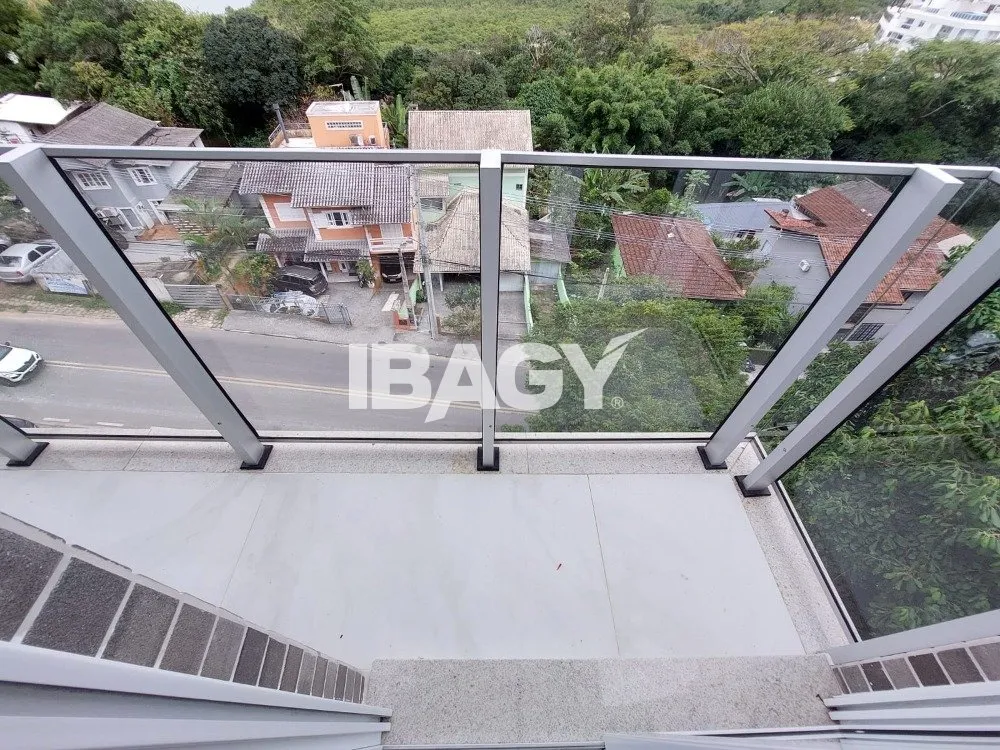 Furnished 133 m² apartment with 3 en-suite bedrooms — photo 23