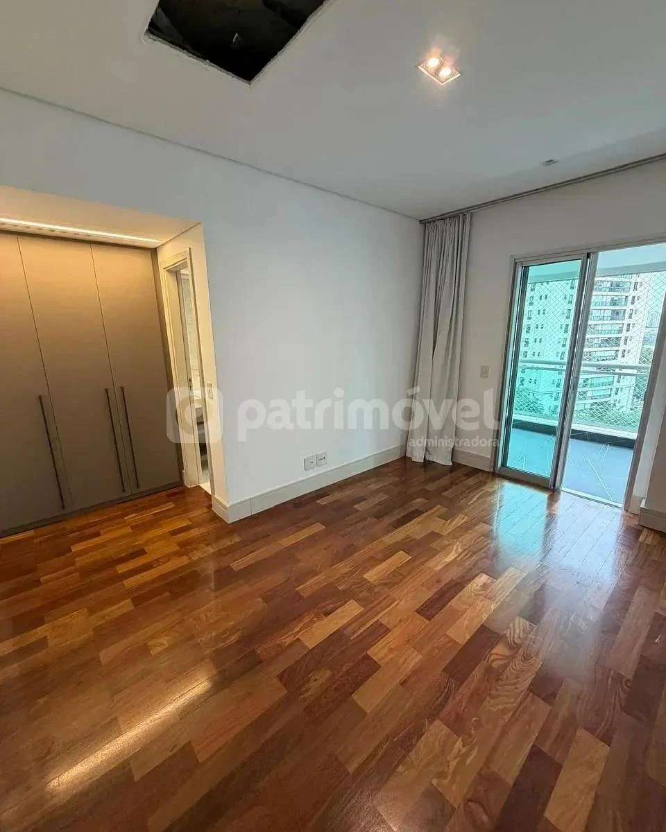Apartamento com 4 quartos e cozinha integrada em 431 m² — photo 27