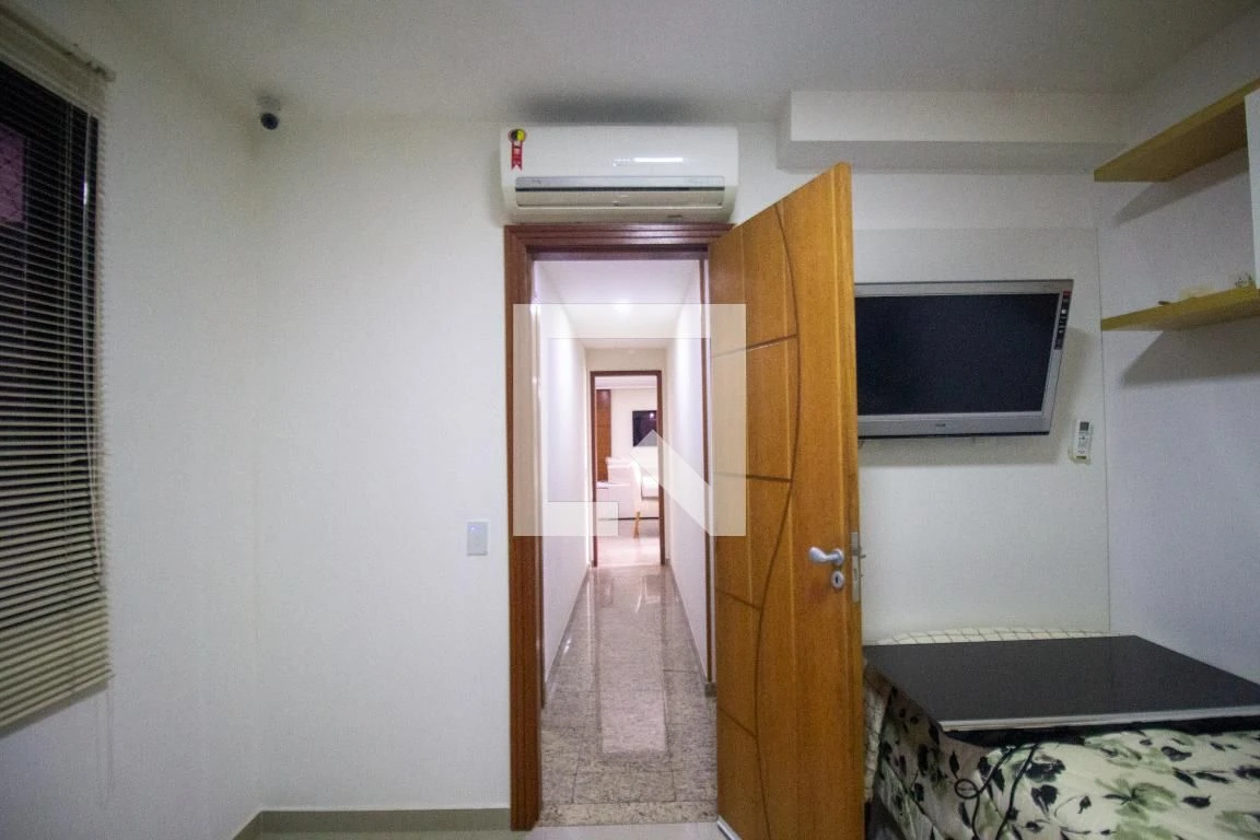 Apartamento mobiliado com 4 quartos e jacuzzi no prédio — photo 53