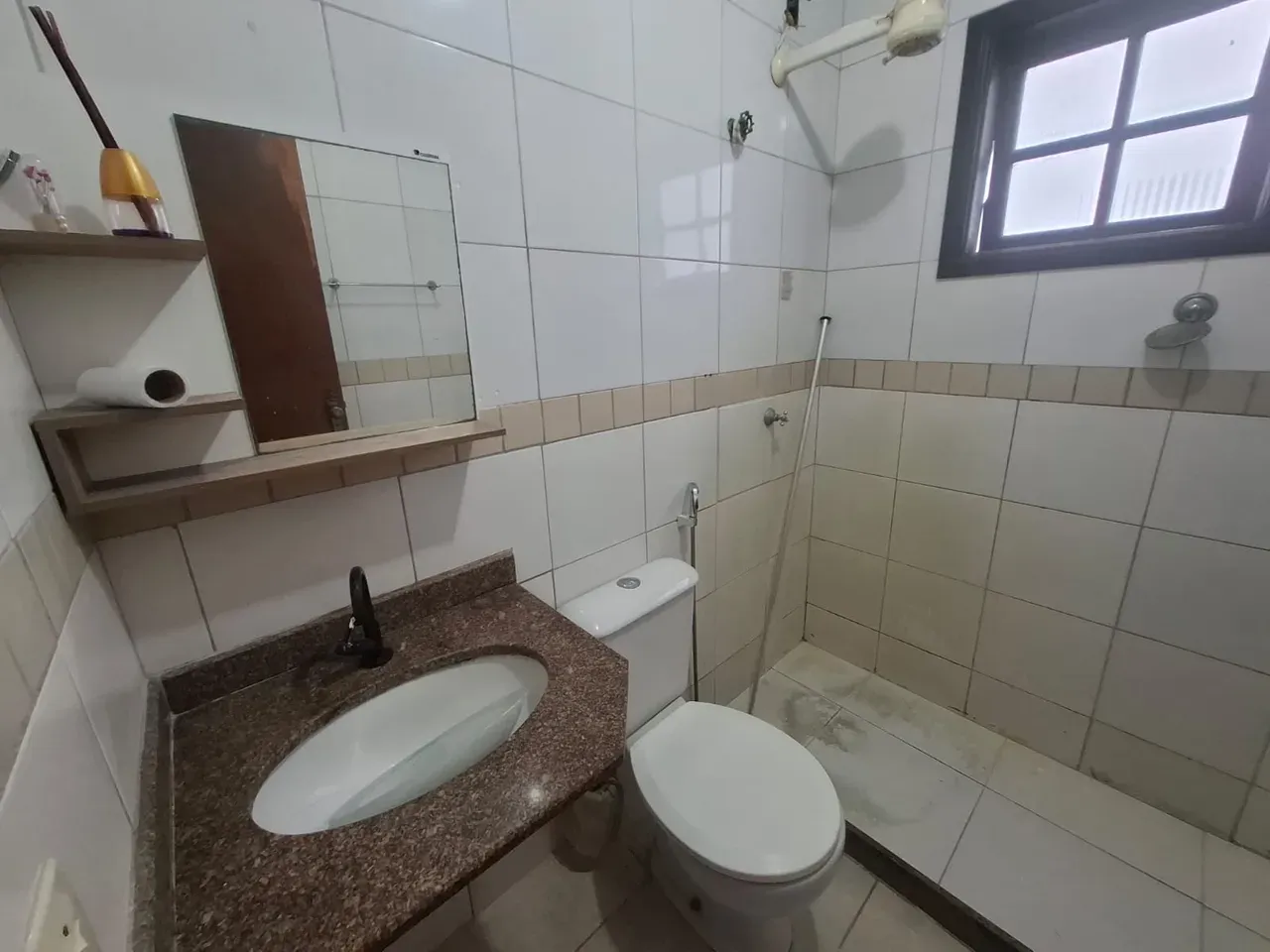 Будинок: 3 спальні, 1 з власною ванною кімнатою, 90 м²