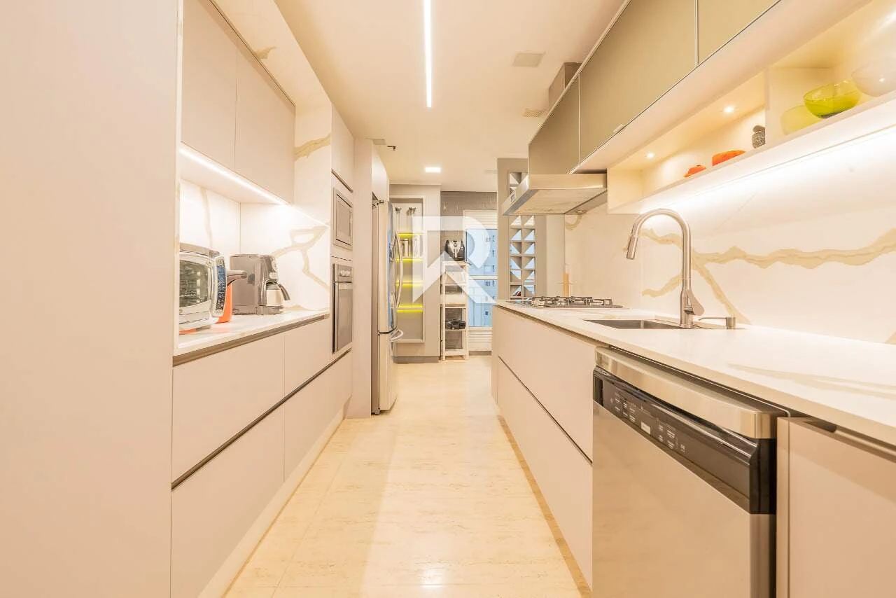 3-bedroom apartment in a building with a sauna — photo 14
