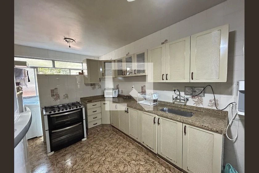 Furnished house with 2 bedrooms and 160 m², no parking — photo 29