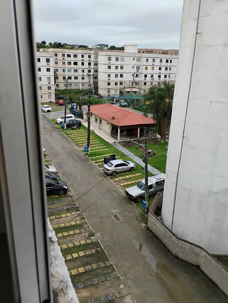 2-bedroom apartment in a building with a gym — photo 10