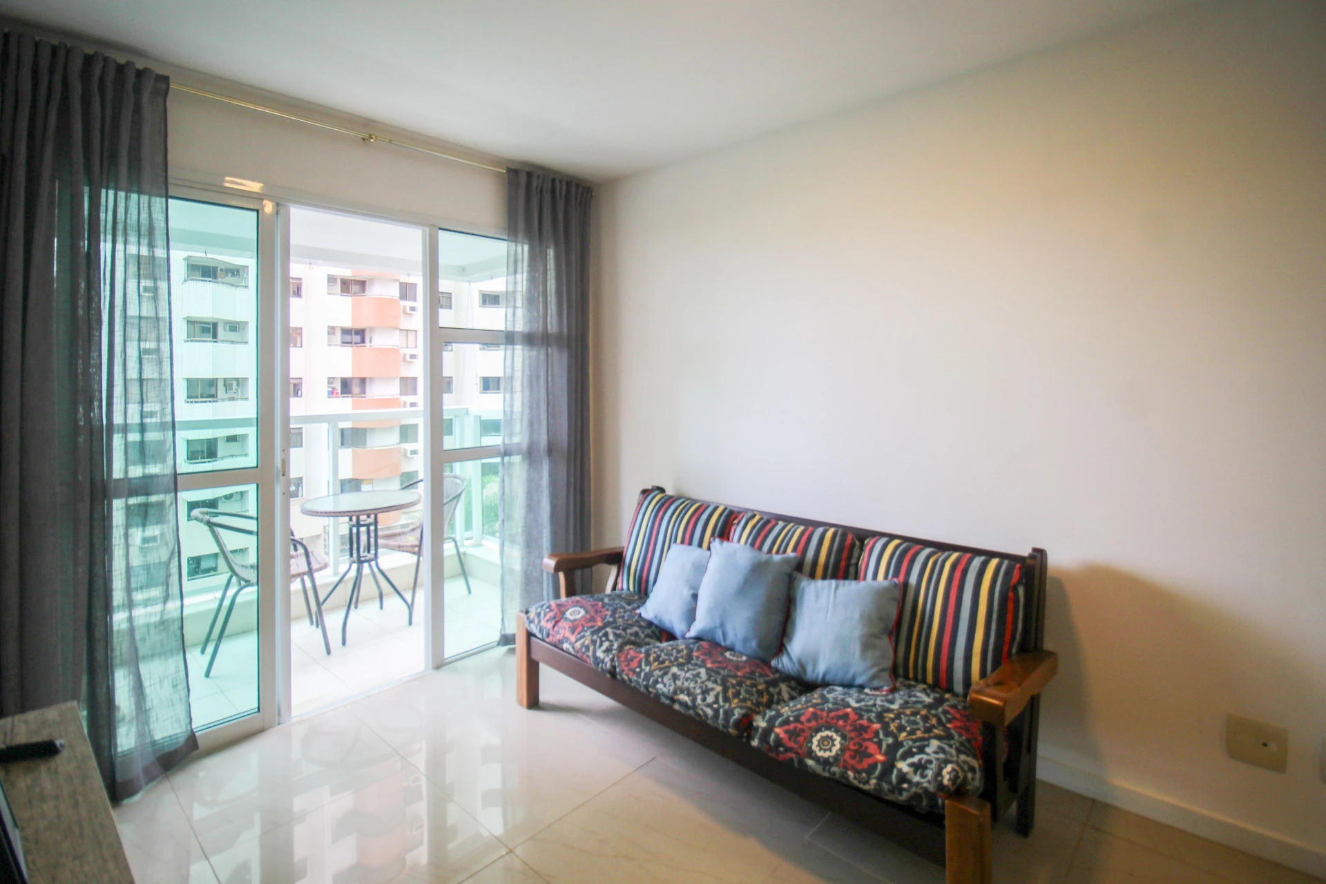 Apartamento mobiliado com 2 quartos e varanda envidraçada — photo 8