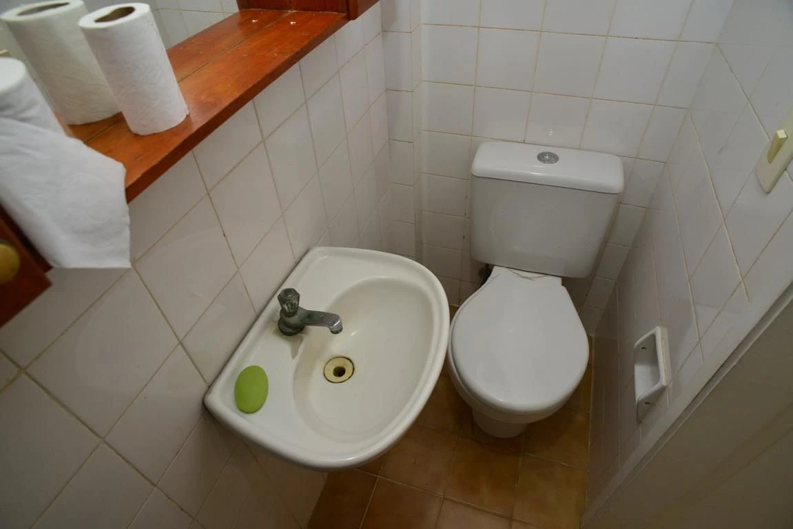 Rental apartment with 2 bedrooms and a glass balcony — photo 35