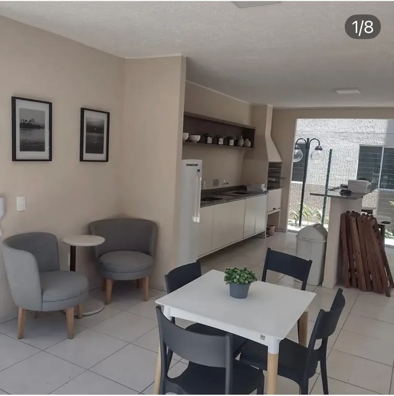 Furnished 2-bedroom apartment with open-plan kitchen — photo 12
