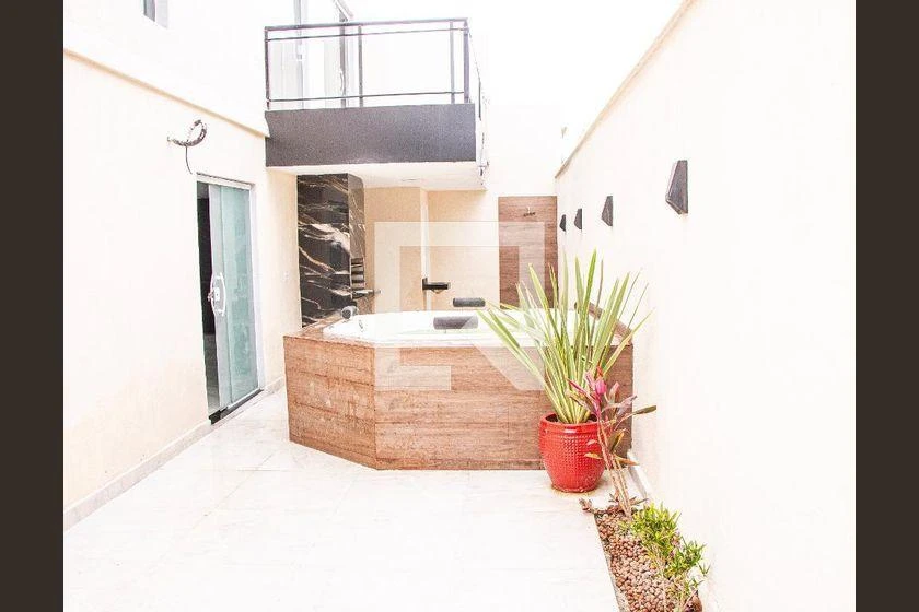 Casa en alquiler de 4 habitaciones y 250 m² con cocina abierta