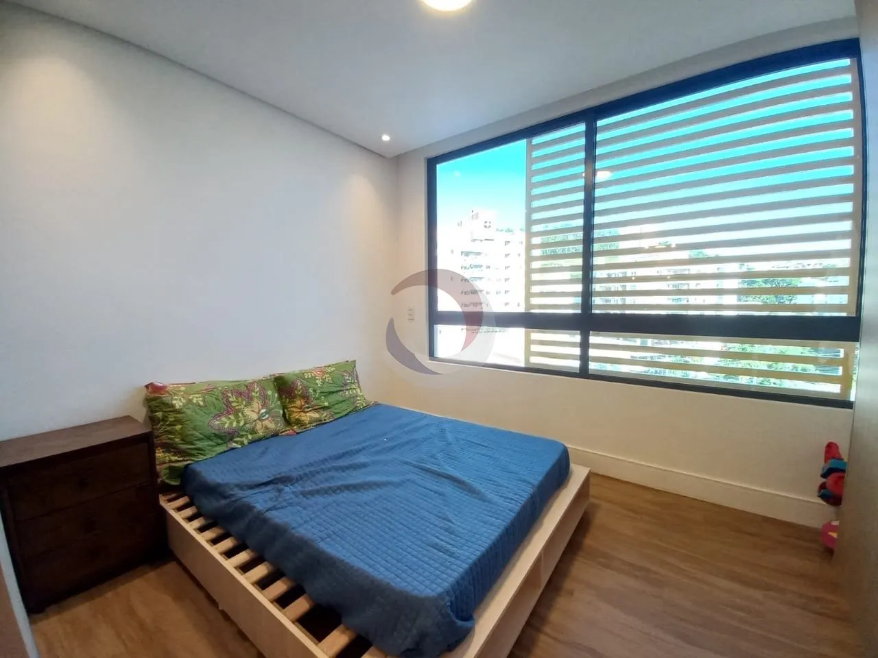 Меблированная студия с кухней открытой планировки, 73 м² — photo 16