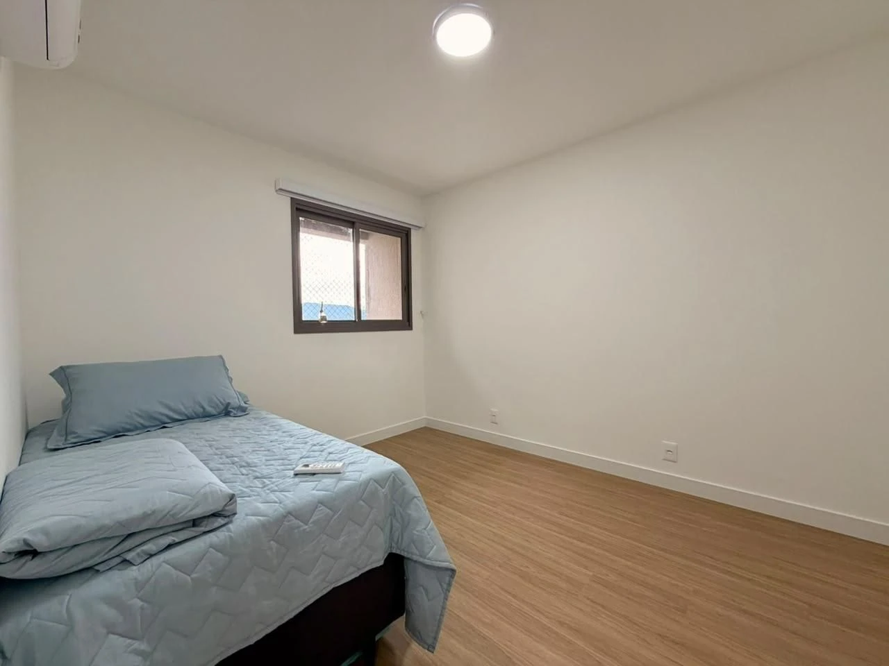 Apartamento mobiliado com 3 quartos e varanda envidraçada — photo 24